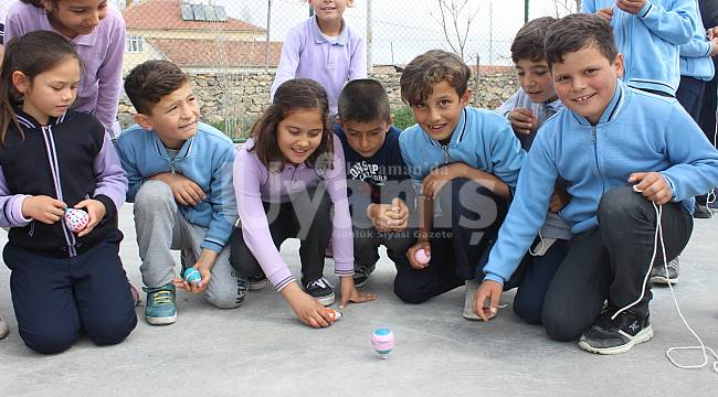 Topaç çevirme etkinliği düzenledi