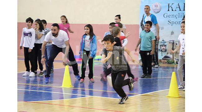 Geleneksel çocuk oyunları şenliği büyüledi