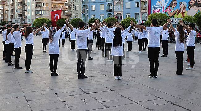 Karaman'da dünya atabarı oynuyor etkinliği düzenlendi