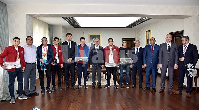 Karaman'da genç dâhiler ödüllendirildi