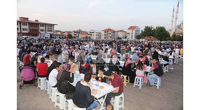 Mahalleli akın etti