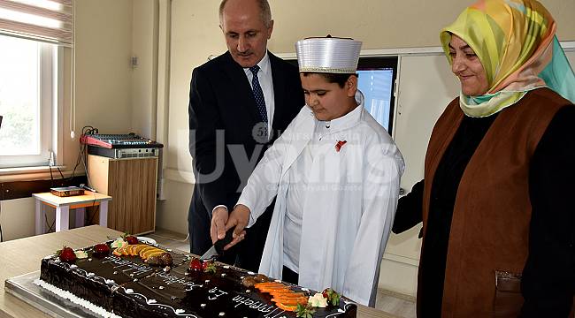 Vali Kurt'un mutluluğuna ortak oldu