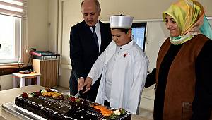 Vali Kurt'un mutluluğuna ortak oldu