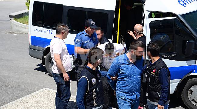 Adliyeye sevk edilen 3 kişiden 2'si tutuklandı