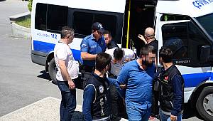 Adliyeye sevk edilen 3 kişiden 2'si tutuklandı
