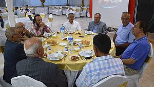 Anadolu Vakfı'ndan iftar yemeği
