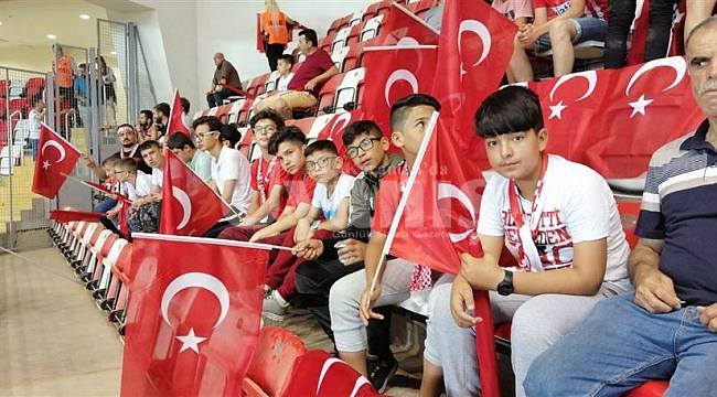 Çocuklara erken karne hediyesi