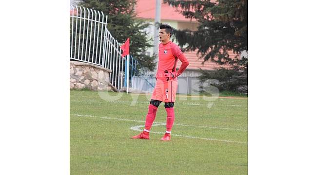 Karaman Belediyespor 4 oyuncuyu renklerine bağladı