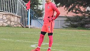 Karaman Belediyespor 4 oyuncuyu renklerine bağladı
