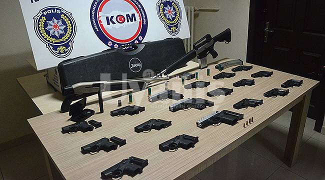 Karaman'da çok sayıda tabanca ele geçirildi
