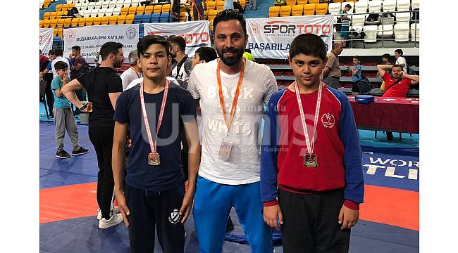 Karamanlı pehlivanlar tarih yazdı