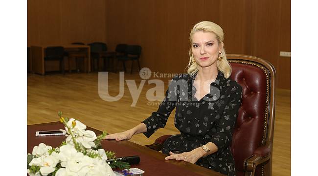 Kitap fuarı ünlü yazar ve sunucu Pelin Çift'i ağırladı