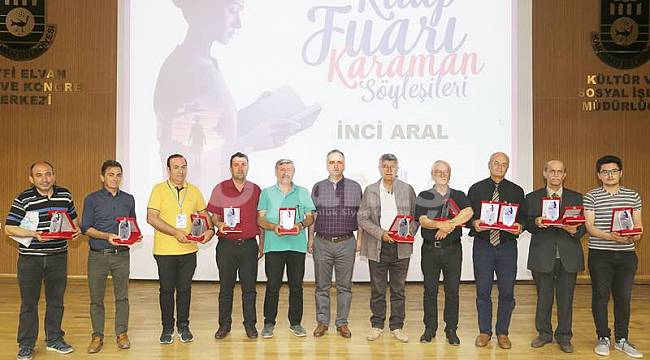 Kitap Fuarında Karamanlı Yazarlara plaket takdim edildi