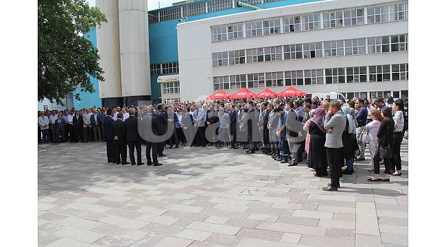 Konuk: &quot;Bayramı daha çok üretmenin onuruyla kutladık&quot;