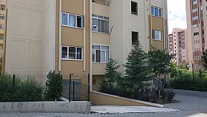 Pencereden düşen bebek yaralandı