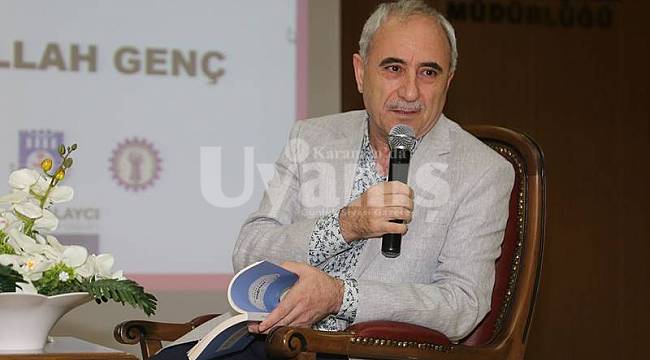 Şair Nurullah Genç Kitap Fuarında sevenleriyle buluştu