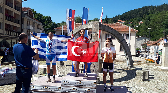 Balkanların En Büyüğü Azize Bekar