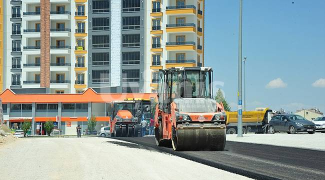 Elmaşehir Mahallesi'nde yeni açılan yol asfaltlandı