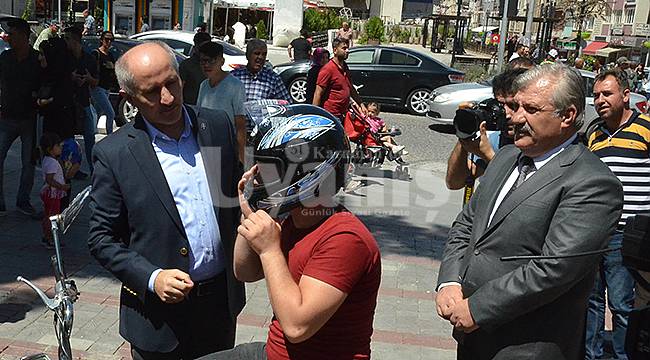 Karaman'da motosiklet sürücülerine kask dağıtıldı