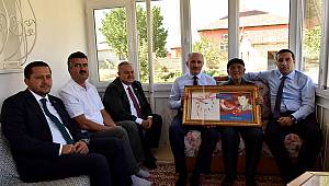 Vali Meral'den Şehit Ailelerimize Bayram Ziyareti