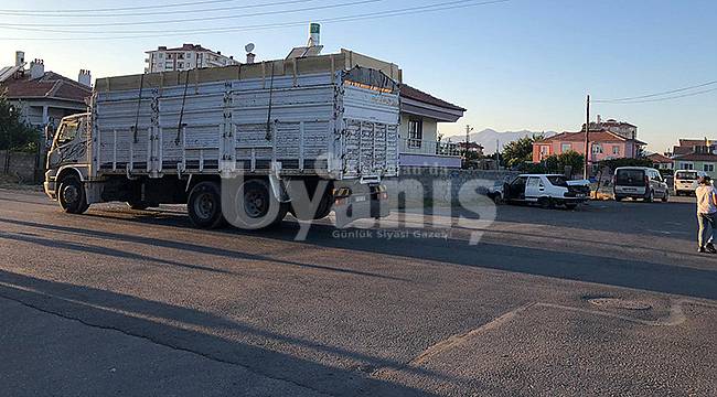 Karaman'da kamyon ile otomobil çarpıştı: 2 yaralı