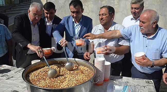 Karaman Marangozlar Odasından Aşure İkramı