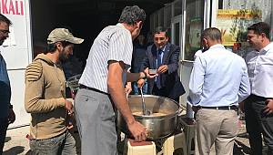 Karaman Ticaret Borsasından aşure ikramı