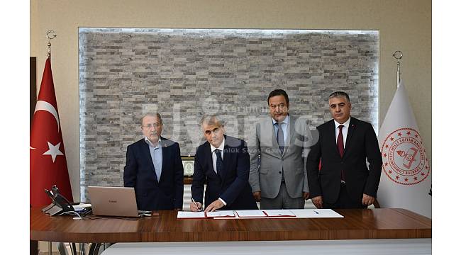 Meslek Edindirme Kursları İçin Üçlü Protokol