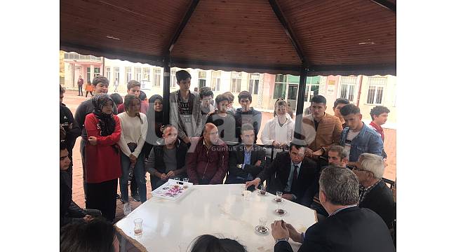 Başkan Zorlu, öğrencilerle buluştu
