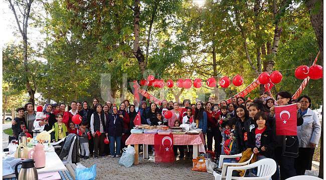 Valide Sultan Mahallesi&#039;nde Cumhuriyet Coşkusu