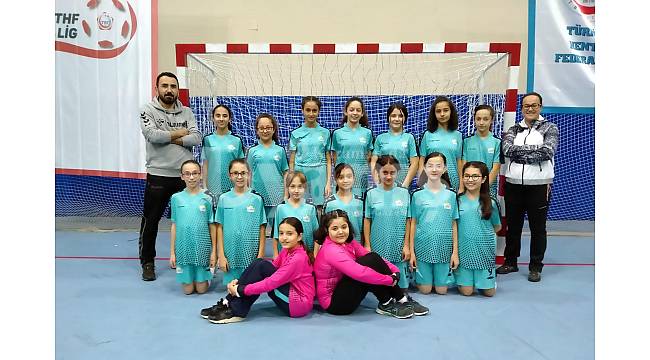 Karaman Analig Hentbol Kız Takımı Çeyrek Finalde