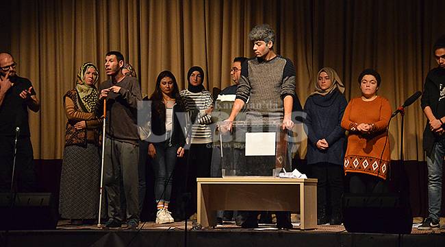 Karaman'da Engelsiz Sahne Adlı Tiyatro Sahnelendi