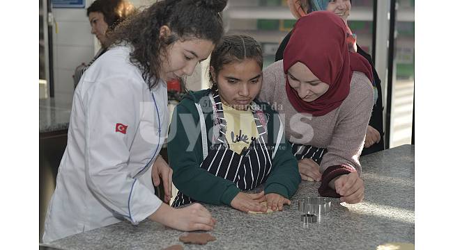Özel öğrenciler mutfakta