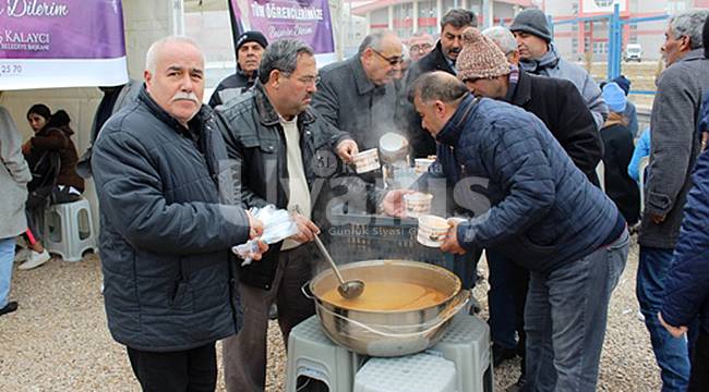 Sınava Giren Öğrencilere Çorba İkram Ettiler