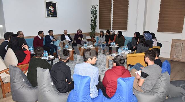 Öğrenciler Üstad Necip Fazıl Kısakürek'i Anlattı
