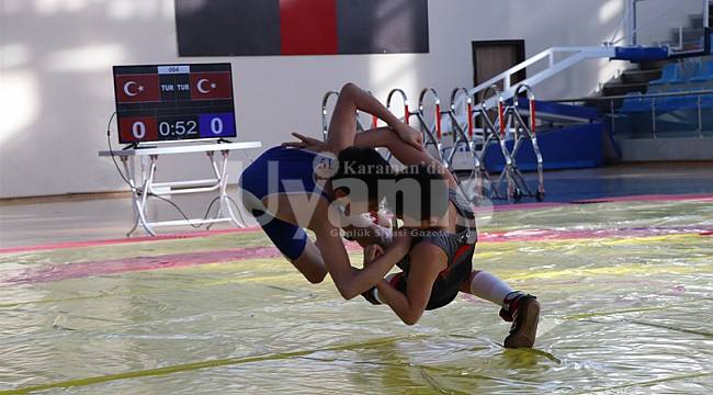 Güreşin Yıldızları Karaman'da Parladı