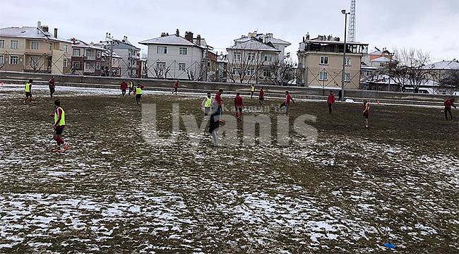 Karaman Belediyespor Bu Haftasonu Sezonun Liderlik Maçına Çıkacak