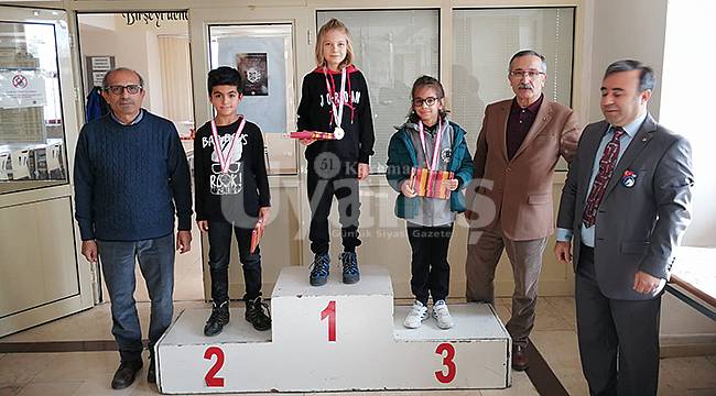 Karaman'da Çalışan Gazeteciler Günü Satranç Şampiyonası Yapıldı