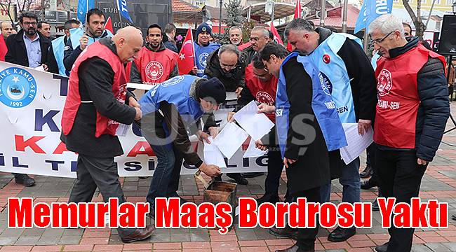 Karaman’da memurlar maaş bordrosu yaktı