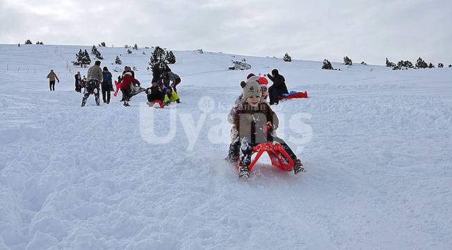 Kayak Severler Bozdağ Kayak Merkezine Akın Etti