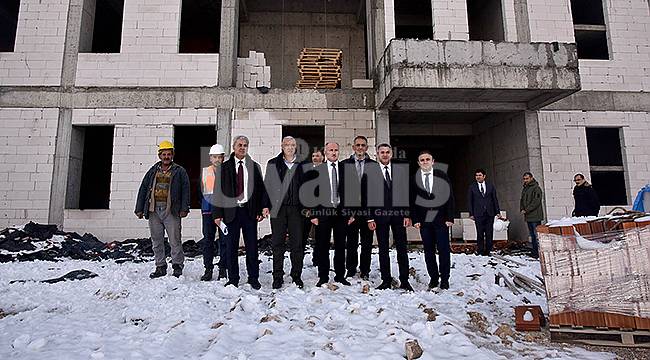 Sağlık Kompleksini İncelediler