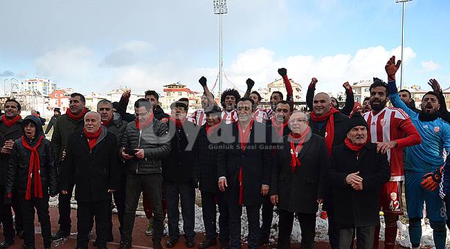 Karaman Belediyespor 10 Kişi İle İmkansızı Başardı