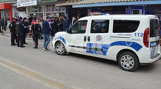 Kendilerini polis olarak tanıttılar gerçek polislere yakalandılar