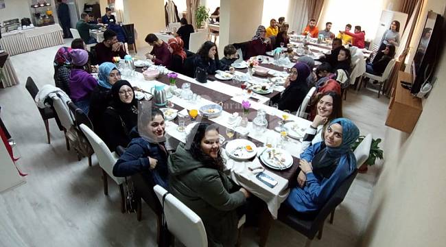 KMÜ öğrencilerinden huzurevi ziyareti