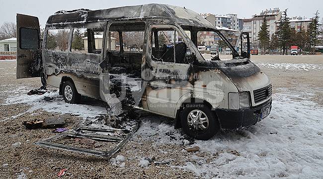 Tüp Patladı Minibüs Kullanılamaz Hale Geldi