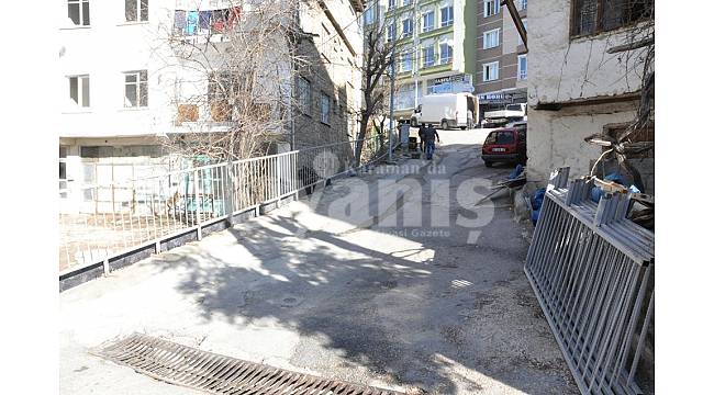 Ermenek'te korkuluk çalışmaları devam ediyor