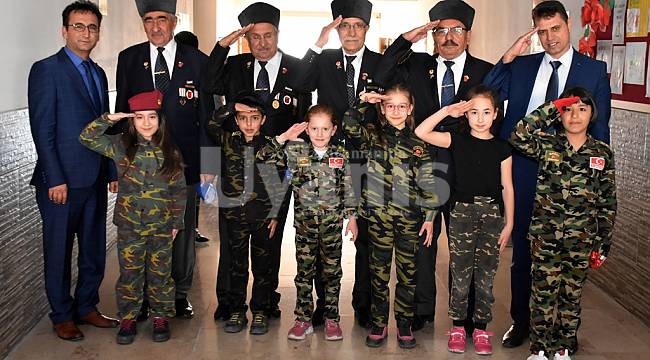 İlkokul Öğrencileri, Gazi Dedeleriyle Buluşuyor