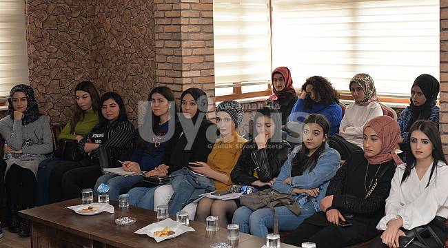“Kadın ve Aile” Konulu Söyleşi Düzenlendi