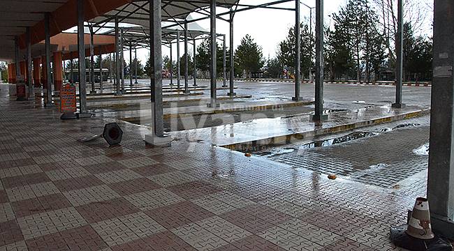 Korona virüs tedbirleri nedeniyle Karaman otogarı boş kaldı