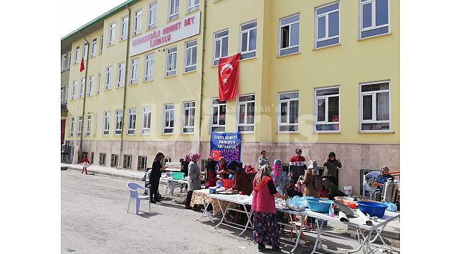 Şehitlerimizin ruhları için pişi yapıp camilerde dağıtıldı